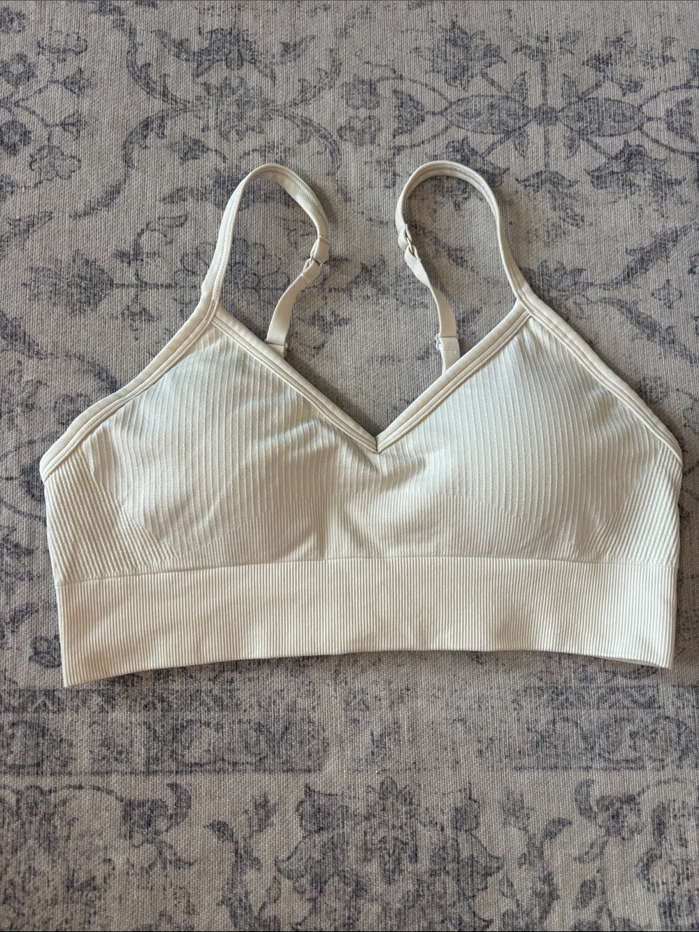 Lululemon Women’s Ebb to Street Bra B/C Cup - sz 10 - light ivory